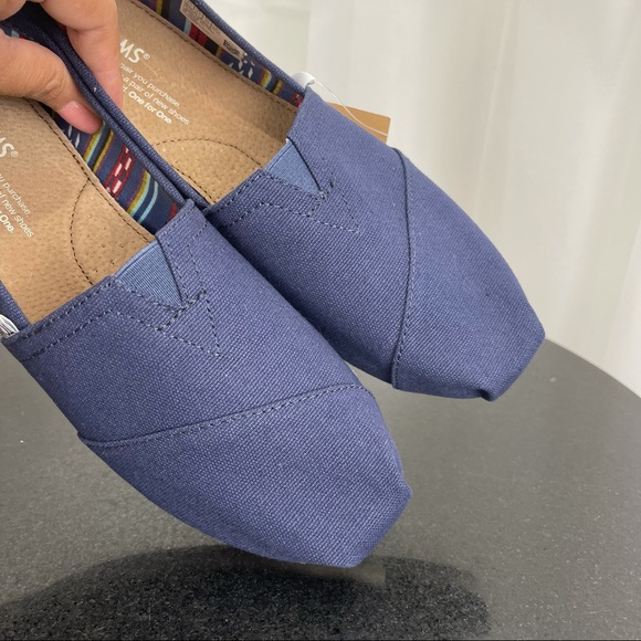 TOMS Classic Navy Canvas Alpargatas Flats Loafers - Picture 10 of 15